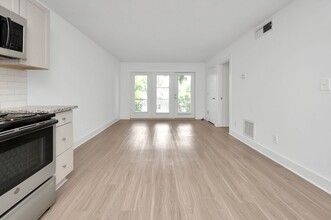 Towncrest Apartments in Birmingham, AL - Building Photo - Interior Photo