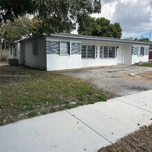 6301 Mayo St in Hollywood, FL - Building Photo - Building Photo