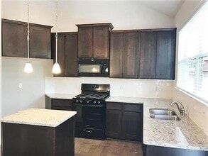810 Cottage Bank Trl in Austin, TX - Building Photo - Building Photo