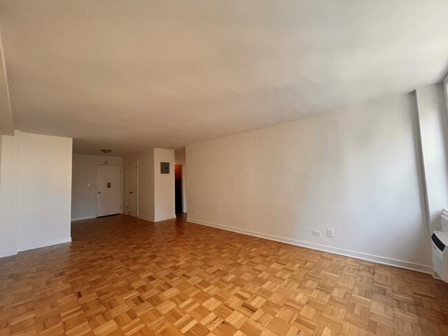 435 E 79th St in New York, NY - Building Photo - Building Photo