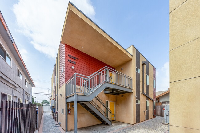 Tripalink in Los Angeles, CA - Building Photo - Building Photo