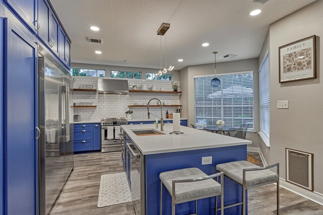 property at 18 Heather Wisp Ct