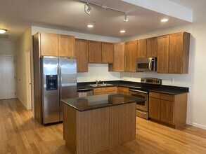1950 Logan St-Unit -301 in Denver, CO - Building Photo - Building Photo