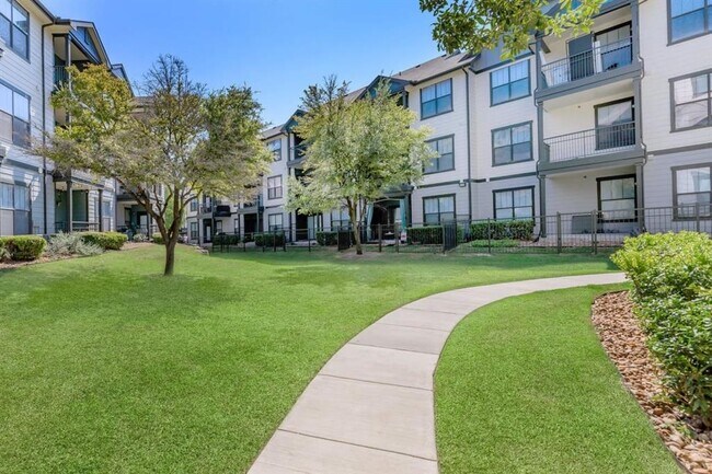 7828 Pat Booker Rd in Live Oak, TX - Building Photo - Building Photo