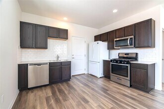 7829 Colton-Bluff Springs Rd in Austin, TX - Building Photo - Building Photo