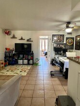 270 Layne Blvd in Hallandale Beach, FL - Foto de edificio - Building Photo