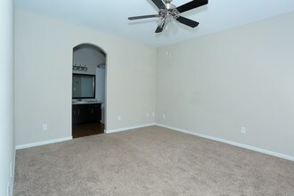 Torreyana Apartment Homes in Las Vegas, NV - Foto de edificio - Interior Photo