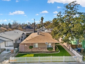 311 F St in Bakersfield, CA - Foto de edificio - Building Photo