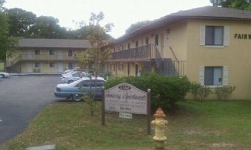 Fairways Apartments in Daytona Beach, FL - Foto de edificio - Building Photo