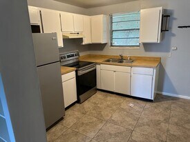 2984 Myra St, Unit 3 in Jacksonville, FL - Building Photo