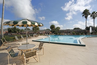 Carlton Arms of South Lakeland in Lakeland, FL - Building Photo - Building Photo