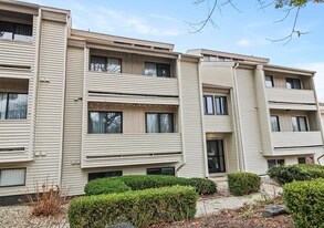 2103 Melrose Dr, Unit A in Champaign, IL - Building Photo