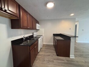 Harvard Street Apartments in Chelsea, MA - Foto de edificio - Interior Photo