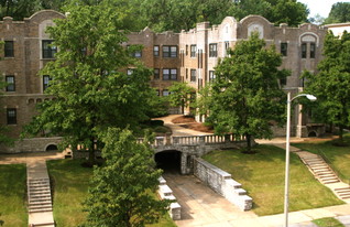 7334-40 Forsyth Blvd. Apartments