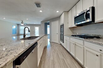 25614 Ramsey Heights Way in Porter, TX - Building Photo - Building Photo