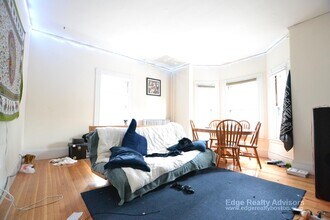 7 Sparhawk St, Unit 2 in Boston, MA - Foto de edificio - Building Photo