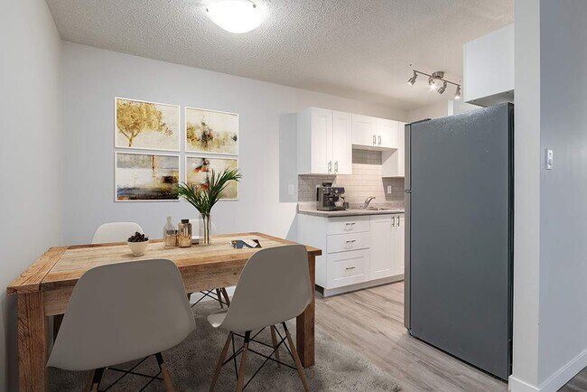 Camden Villa in Medicine Hat, AB - Building Photo - Building Photo