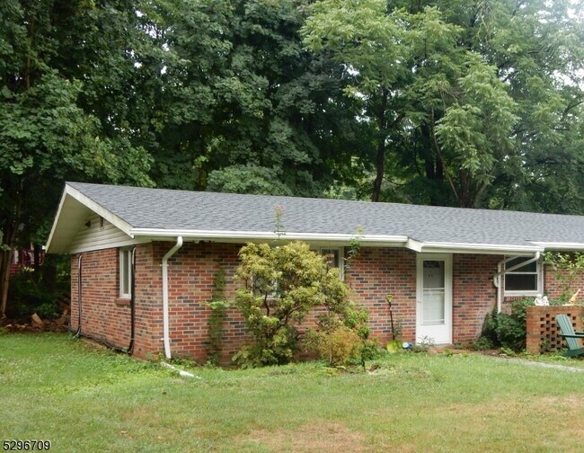 5 Valley Dr in Belvidere, NJ - Building Photo - Building Photo