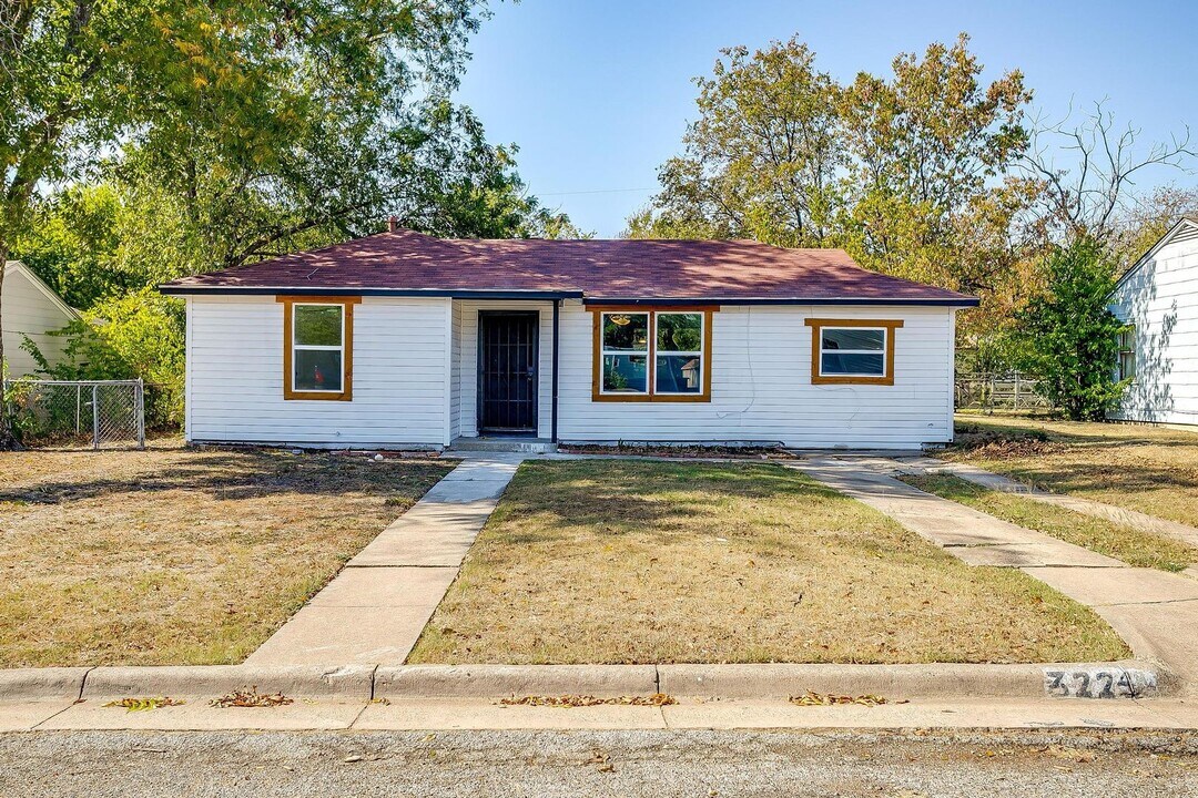 3224 Burson Ave in Fort Worth, TX - Foto de edificio