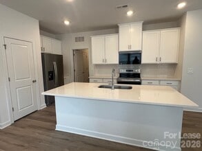 1281 30th St Ln NE in Conover, NC - Building Photo - Building Photo