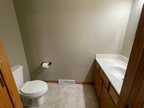 2916 Kentville Dr in Sun Prairie, WI - Foto de edificio - Building Photo