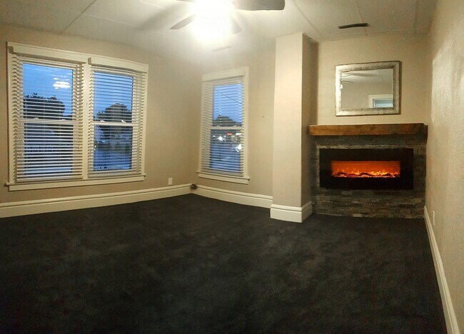 126 E Main St, Unit 2 photo'