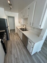 12225 San Vicente Blvd in Los Angeles, CA - Foto de edificio - Building Photo