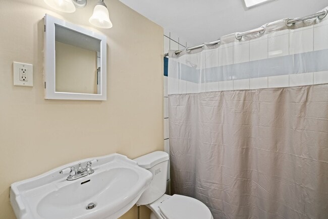 807 Benwood Ave in Mckees Rocks, PA - Building Photo - Building Photo