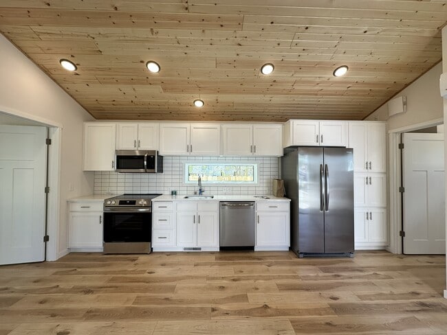 2545 Grand Ave S, Unit 3, Unit 3