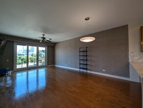 522 N Milwaukee Ave in Chicago, IL - Building Photo - Building Photo