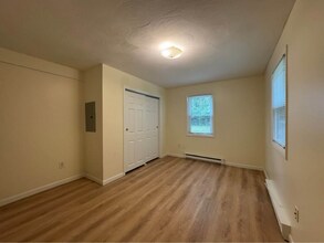 10 Smith Rd in Windham, ME - Building Photo - Building Photo