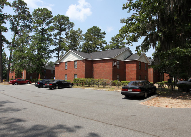 Apache Apartments in Savannah, GA - Building Photo - Building Photo