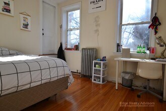 68 Egmont St, Unit 1 in Brookline, MA - Building Photo - Building Photo