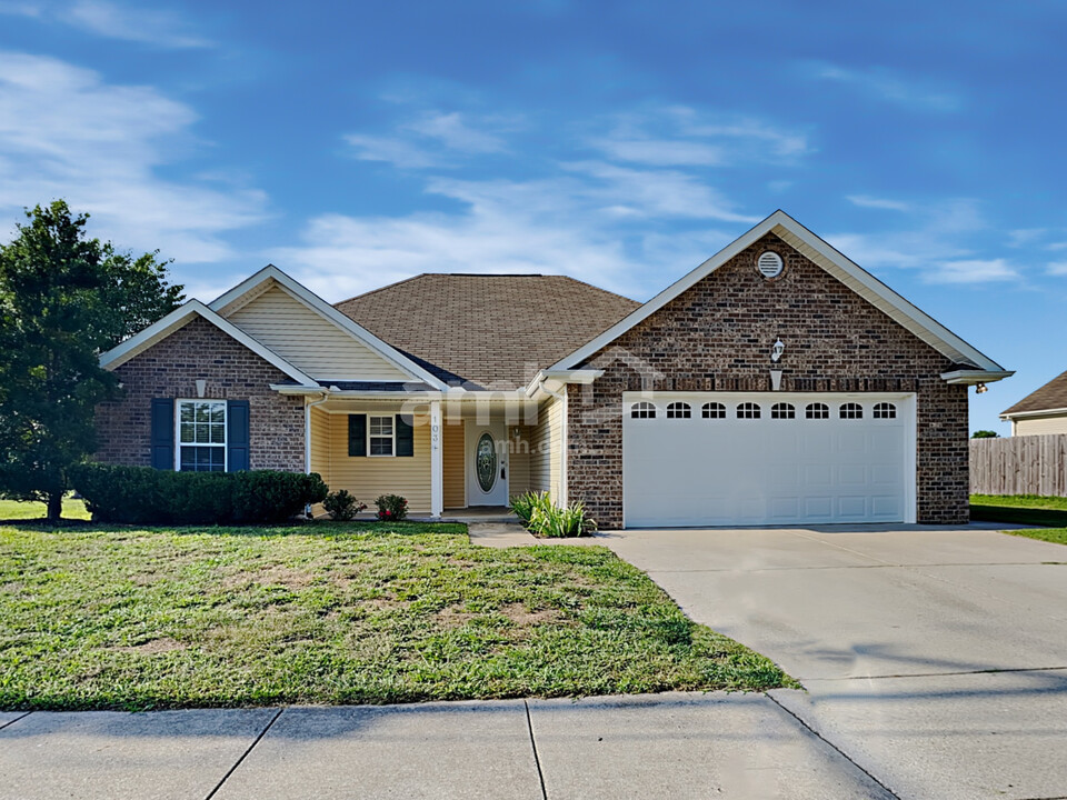 103 Southern Terrace in White House, TN - Building Photo