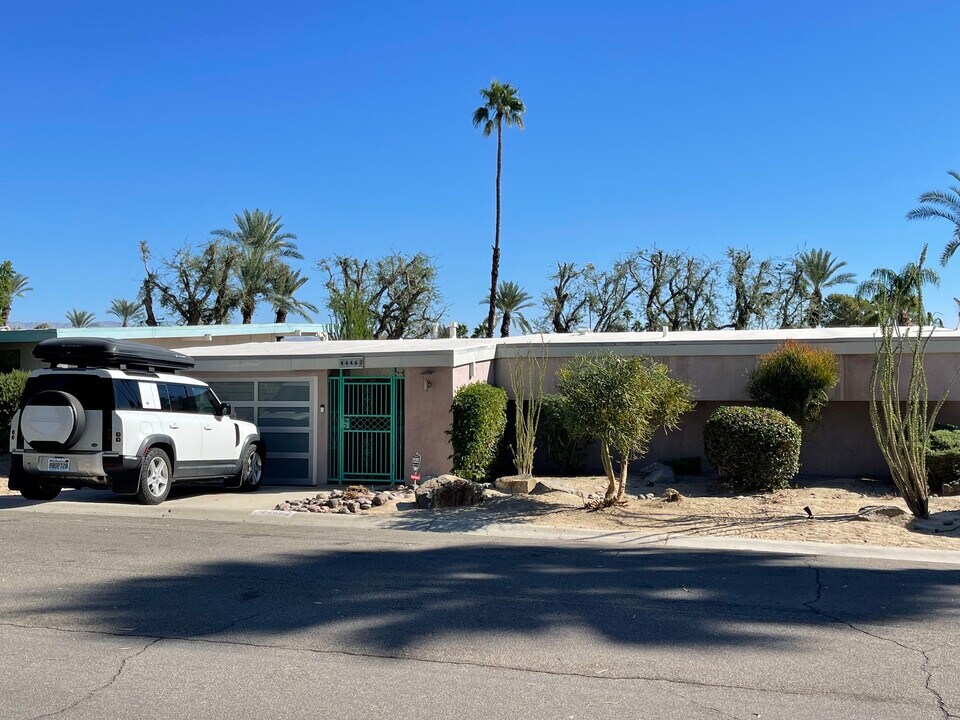 44462 Elkhorn Trl in Indian Wells, CA - Building Photo