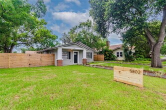5802 N Suwanee Ave in Tampa, FL - Building Photo - Building Photo