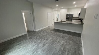 4949 Ives Ave in De Leon Springs, FL - Building Photo - Building Photo