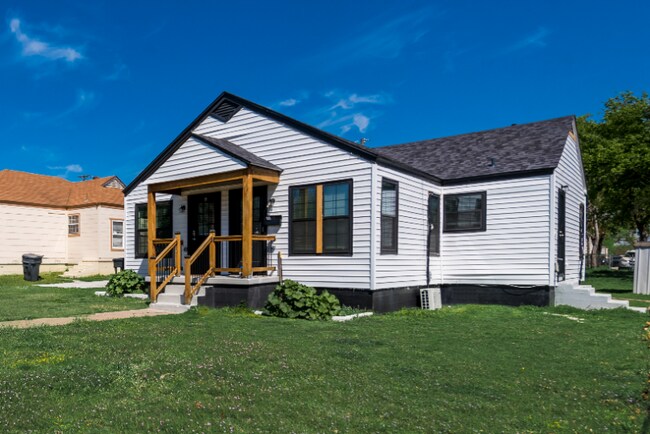 3721 Mt Pleasant St in Dallas, TX - Building Photo - Building Photo