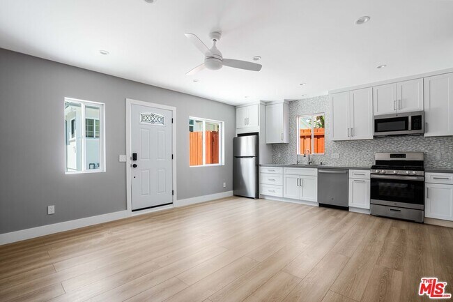 21303 Celes St in Los Angeles, CA - Building Photo - Building Photo