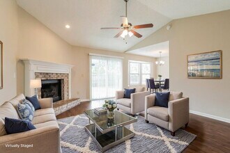 411 Willow Green Dr in Orange Park, FL - Building Photo - Building Photo