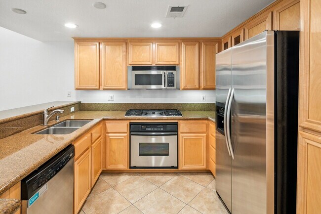 301 W G St in San Diego, CA - Building Photo - Building Photo