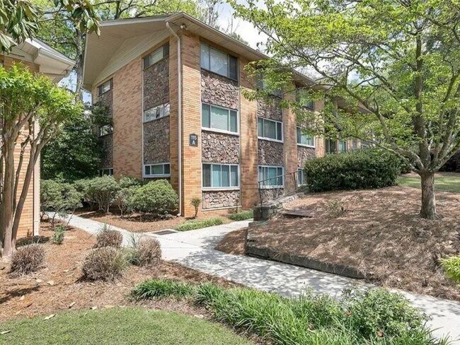 115 Biscayne Dr NW in Atlanta, GA - Building Photo - Building Photo