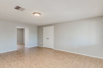 1835 N 67th Ave in Phoenix, AZ - Building Photo - Building Photo