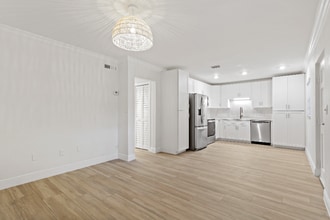 3215 W Swann Ave, Unit 13 in Tampa, FL - Foto de edificio - Building Photo