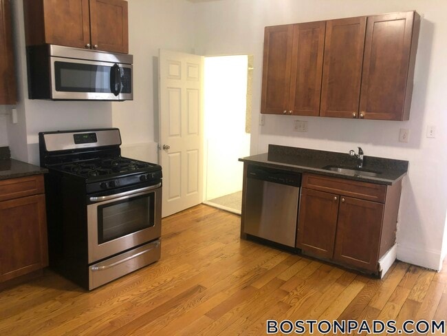 270 Bowdoin St in Boston, MA - Building Photo - Building Photo