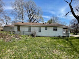 1764 E Johns Ave in Decatur, IL - Building Photo