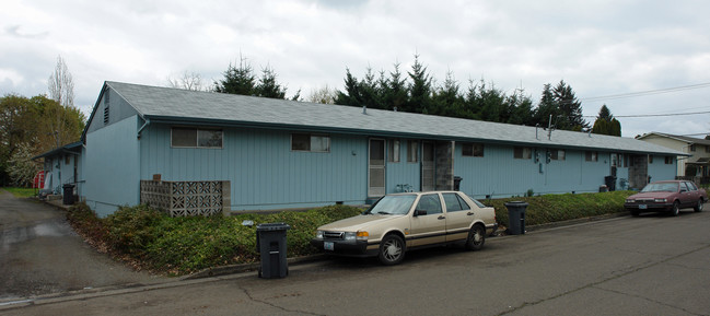 Terra Firma Apartments in Lebanon, OR - Building Photo - Building Photo