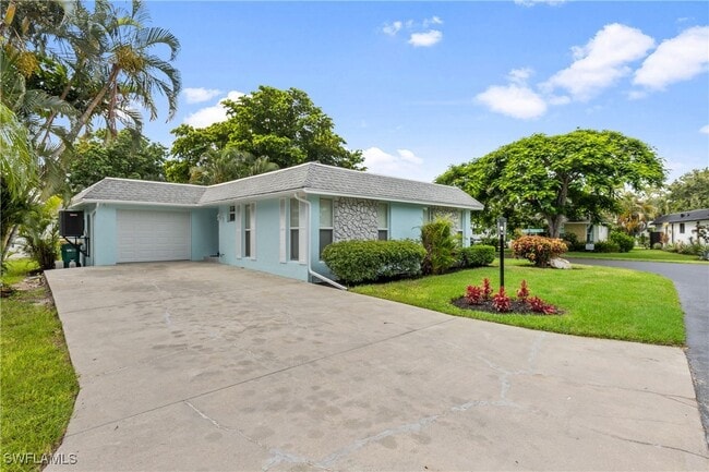 200 Georgetown Blvd in Naples, FL - Building Photo - Building Photo