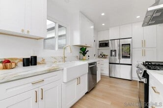 210 Rosebay Dr in Encinitas, CA - Building Photo - Building Photo