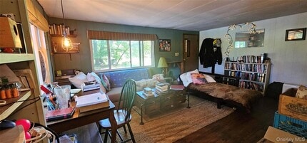 122 2nd Ave, Unit 612 in Narrowsburg, NY - Building Photo - Building Photo